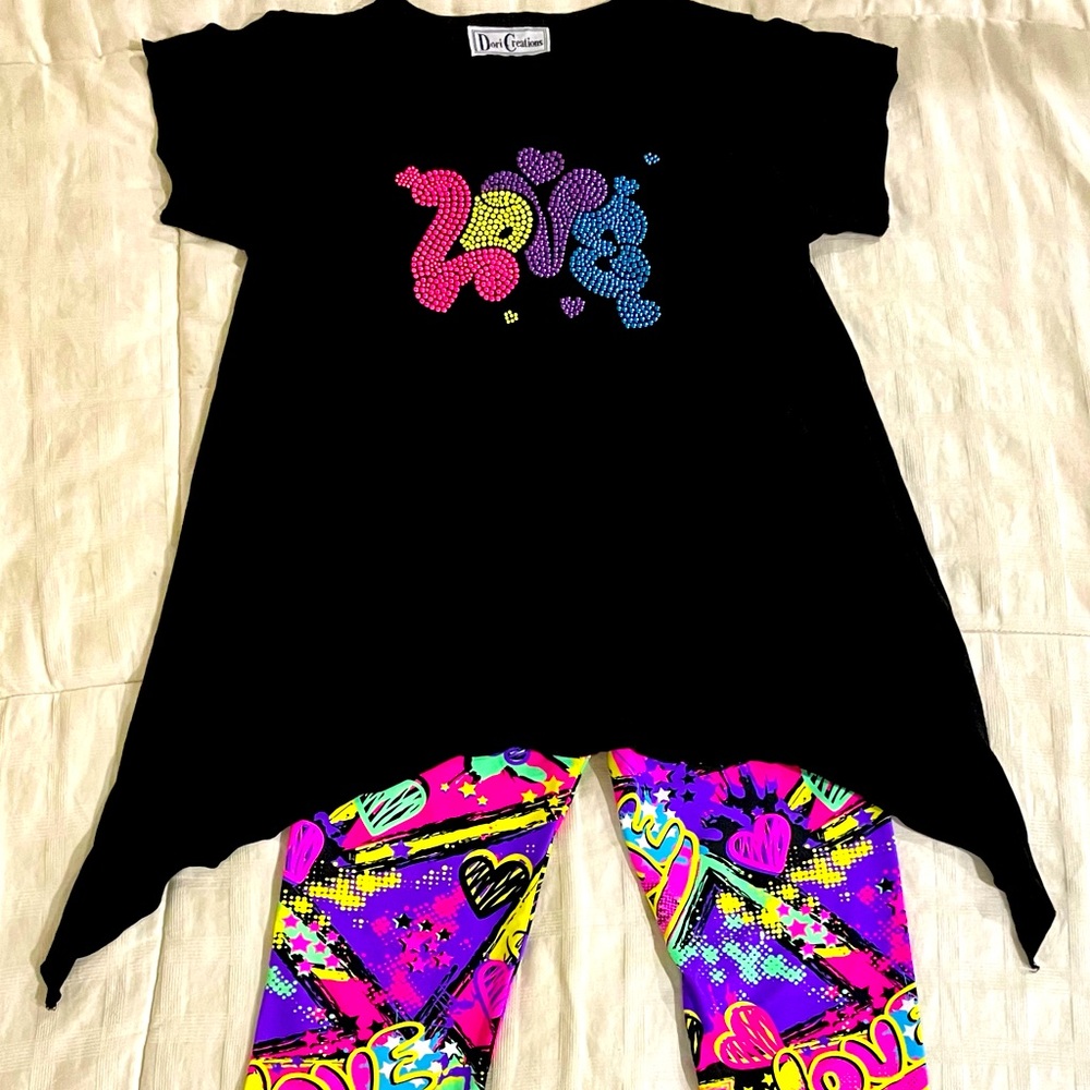 Dori Creations leggings shirt outfit 8/10